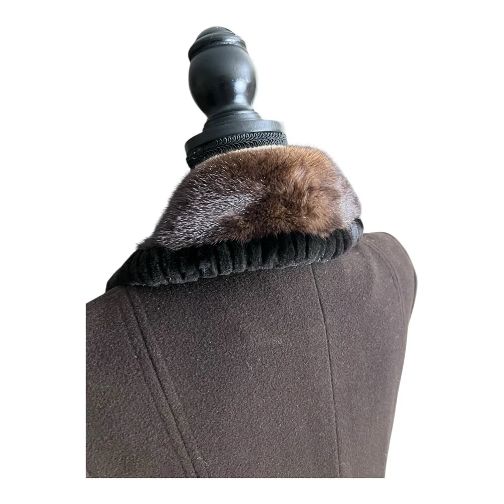 Vintage Elegant Brown Wool/Cashmere Coat With Luxurious Mahogany Mink Fur Collar - Picture 12 of 13